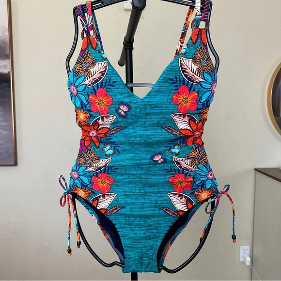 Skinny Dippers Bamboo Shape Shifter V-Neck One Piece Swimsuit - Picture 5 of 13